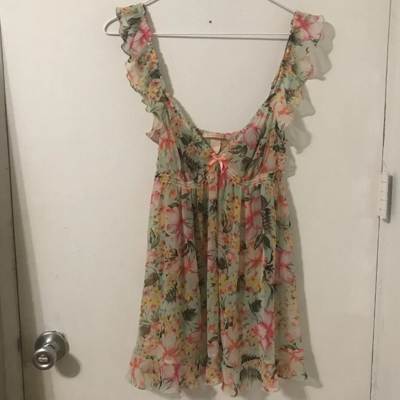 Victoria's Secret Other - Victoria’s Secret tropical floral cami